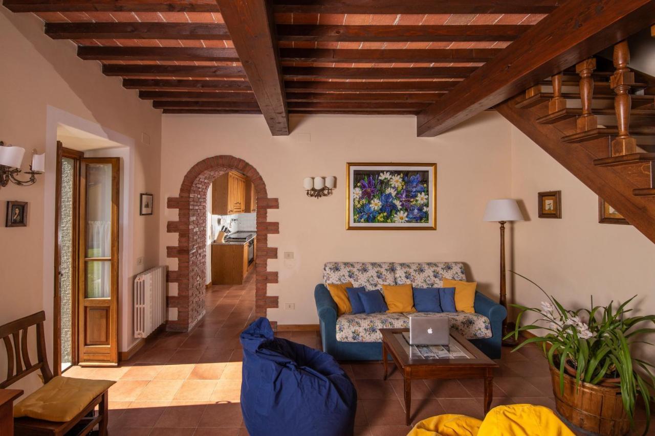 Villa La Cornice - Homelike Villas Биббьена Экстерьер фото